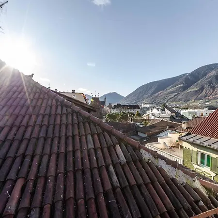 Stay Cooper L Guesthouse Zum Loewen Merano Exterior photo